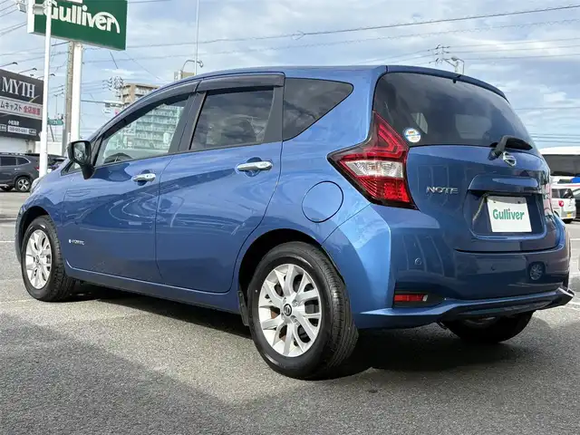 日産 ノート e－パワー X 徳島県 2018(平30)年 7.6万km シャイニングブルー 社外7型SDナビ　AVIC-RZ501/（DISC/SD/フルセグ/BT/USB/iPod/ラジオ）/バックカメラ/純正15インチアルミホイール/コーナーセンサー/ETC/ドライブレコーダー/純正フロアマット/ドアバイザー/フォグライト/オートライト/盗難防止装置