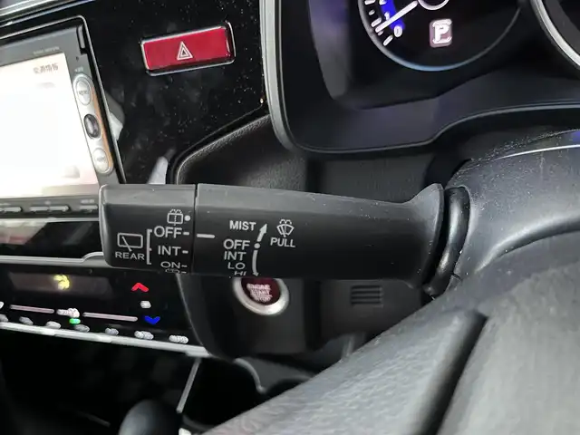 ホンダ フィット 13G Fパッケージ 高知県 2015(平27)年 11.1万km クリスタルブラックパール 純正HDDナビ/Bluetooth接続/AAC/アイドリングストップ/ワンセグテレビ/スマートキー/プッシュスタート/社外フロアマット/横滑り防止装置/盗難防止装置/運転席＋助手席エアバッグ/ハロゲンヘッドライト/AM/FM