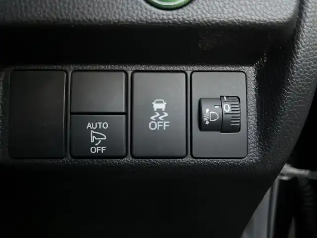 ホンダ フィット 13G Fパッケージ 高知県 2015(平27)年 11.1万km クリスタルブラックパール 純正HDDナビ/Bluetooth接続/AAC/アイドリングストップ/ワンセグテレビ/スマートキー/プッシュスタート/社外フロアマット/横滑り防止装置/盗難防止装置/運転席＋助手席エアバッグ/ハロゲンヘッドライト/AM/FM