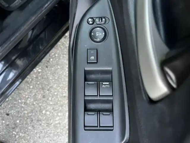 ホンダ フィット 13G Fパッケージ 高知県 2015(平27)年 11.1万km クリスタルブラックパール 純正HDDナビ/Bluetooth接続/AAC/アイドリングストップ/ワンセグテレビ/スマートキー/プッシュスタート/社外フロアマット/横滑り防止装置/盗難防止装置/運転席＋助手席エアバッグ/ハロゲンヘッドライト/AM/FM