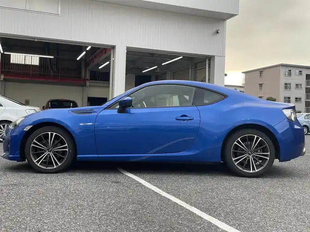 スバル ＢＲＺ S 千葉県 2012(平24)年 4.6万km WRブルーマイカ 社外メモリーナビ(フルセグ/BT/DVD/CD)/純正17インチアルミホイール/純正バケットシート/アルミペダル/パドルシフト/バックカメラ/前後ドライブレコーダー(セルスターCSD-790FHG)/HIDヘッドライト/MT付AT/ETC/オートライト/フォグ/デュアルエアコン/カーテンエアバック/スマートキー×２/保証書/取扱説明書/ナビ説明書