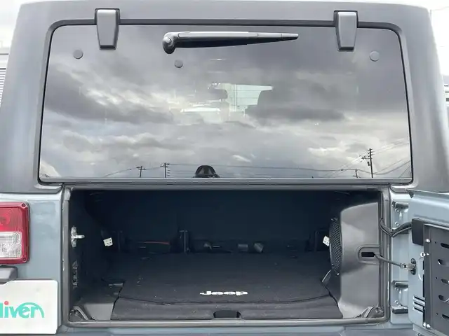 クライスラー・ジープ ジープ ラングラー アンリミテッド ルビコン10th 道央・札幌 2013(平25)年 10.3万km アンヴィル ４WD/社外メモリーナビ/CD/DVD/BT/フルセグ/横滑り防止装置/クルーズコントロール/ダウンヒルアシストコントロール/バック/サイド/フロントカメラ/ETC/ドライブレコーダー/自動防眩ミラー/AXLELOCK/SWAYBAR/前席シートヒーター/レザーシート/革巻きステアリング/ステアリングリモコン/ハンドルカバー/MTモード付AT/リモコンキー/ハロゲンヘッドライト/オートライト/フォグランプ/ヒーテッドドアミラー/純正ラバーフロアマット/純正AW付夏タイヤ積込（1本）/285/70/R17/2011年/山10mm