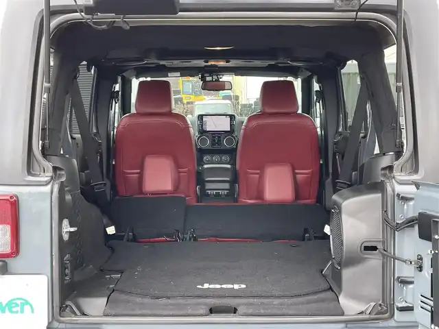 クライスラー・ジープ ジープ ラングラー アンリミテッド ルビコン10th 道央・札幌 2013(平25)年 10.3万km アンヴィル ４WD/社外メモリーナビ/CD/DVD/BT/フルセグ/横滑り防止装置/クルーズコントロール/ダウンヒルアシストコントロール/バック/サイド/フロントカメラ/ETC/ドライブレコーダー/自動防眩ミラー/AXLELOCK/SWAYBAR/前席シートヒーター/レザーシート/革巻きステアリング/ステアリングリモコン/ハンドルカバー/MTモード付AT/リモコンキー/ハロゲンヘッドライト/オートライト/フォグランプ/ヒーテッドドアミラー/純正ラバーフロアマット/純正AW付夏タイヤ積込（1本）/285/70/R17/2011年/山10mm