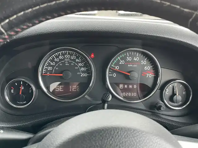 クライスラー・ジープ ジープ ラングラー アンリミテッド ルビコン10th 道央・札幌 2013(平25)年 10.3万km アンヴィル ４WD/社外メモリーナビ/CD/DVD/BT/フルセグ/横滑り防止装置/クルーズコントロール/ダウンヒルアシストコントロール/バック/サイド/フロントカメラ/ETC/ドライブレコーダー/自動防眩ミラー/AXLELOCK/SWAYBAR/前席シートヒーター/レザーシート/革巻きステアリング/ステアリングリモコン/ハンドルカバー/MTモード付AT/リモコンキー/ハロゲンヘッドライト/オートライト/フォグランプ/ヒーテッドドアミラー/純正ラバーフロアマット/純正AW付夏タイヤ積込（1本）/285/70/R17/2011年/山10mm