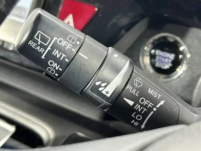 ホンダ ステップワゴン スパーダ 佐賀県 2015(平27)年 10.8万km プレミアムスパークルブラックパール 純正9インチナビ/Bluetooth/フルセグ/AM/FMCD/DVD/バックカメラ/ホンダセンシング/衝突軽減ブレーキ/オートクルーズコントロール/車線逸脱警報/レーンキープアシスト/誤発進抑制機能/先行車発進通知/標識認識機能/フリップダウンモニター/LEDヘッドライト/オートライト/片側パワースライドドア/ステアリングリモコン