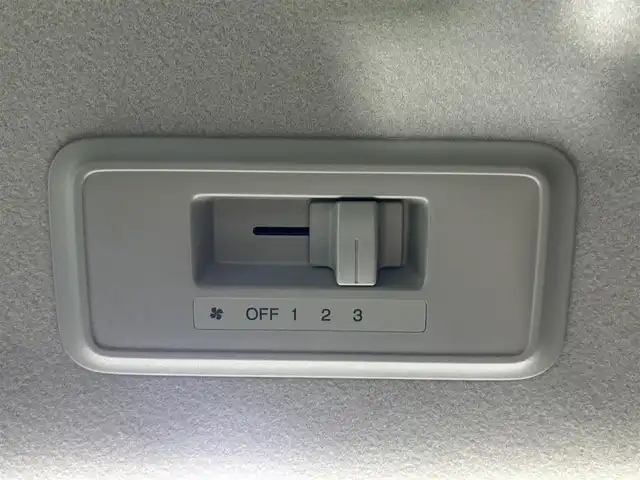 ホンダ ステップワゴン スパーダ 佐賀県 2015(平27)年 10.8万km プレミアムスパークルブラックパール 純正9インチナビ/Bluetooth/フルセグ/AM/FMCD/DVD/バックカメラ/ホンダセンシング/衝突軽減ブレーキ/オートクルーズコントロール/車線逸脱警報/レーンキープアシスト/誤発進抑制機能/先行車発進通知/標識認識機能/フリップダウンモニター/LEDヘッドライト/オートライト/片側パワースライドドア/ステアリングリモコン