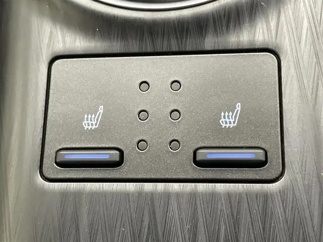 トヨタ カムリ G レザーパッケージ 愛知県 2022(令4)年 3.3万km アティチュードブラックマイカ 純正９型ＤＡナビ　黒革　シートヒーター　禁煙車　ＤＶＤデッキ　ＢＳＭ　ＨＵＤ　バックカメラ　追従クルコン　前後ドラレコ　ＥＴＣ　セーフティセンス　衝突軽減　パワーシート　ＬＥＤライト　コーナーセンサー