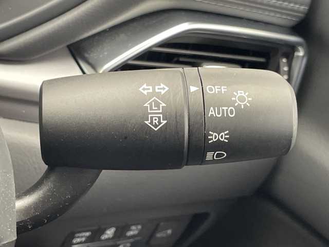 マツダ ＣＸ－８ XD スマートエディション 千葉県 2020(令2)年 5.7万km スノーフレイクホワイトパールマイカ i-ACTIVSENSE/アドバンストスマートシティブレーキサポート/AT誤発進抑制制御/レーンキープアシストシステム/アダプティブLEDヘッドライト/ブラインドスポットモニタリング/リアクロストラフィックアラート/ドライバーアテンションアラート/マツダレーダークルーズコントロール/360°ビューモニター＋フロントパーキングセンサー/交通標識認識システム/純正ナビ/　　CD/DVD/Bluetooth/AM/FM/フルセグ/ETC/前後ドライブレコーダー/パワーバックドア/純正17インチAW/純正フロアマット/オートライト/LEDライト/ヘッドアップディスプレイ/パドルシフト/ステアリングスイッチ/電子パーキング/オートブレーキホールド/プッシュスタート/スマートキー