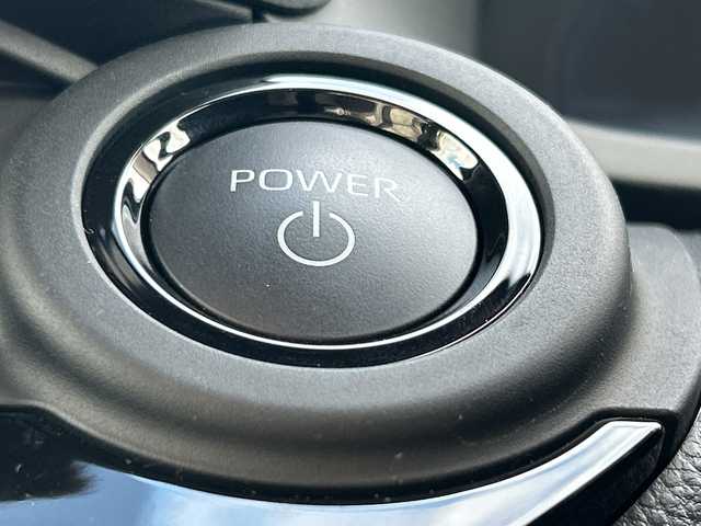 トヨタ クラウン スポーツ Z 佐賀県 2024(令6)年 0.7万km ブラック 4WD/ワンオーナー/パノラマルーフ/モデリスタエアロ(F/S/R)/黒レザーシート/純正12.3インチナビ/(フルセグ/Bluetooth/AppleCarPlay/AM/FM)/全方位カメラ/デジタルインナーミラー/ビルトインETC2.0/前後ドライブレコーダー/レーダークルーズコントロール/クリアランスソナー/プリクラッシュセーフティ/横滑り防止装置/レーンディパーチャーアラート/D/N席シートヒーター・エアーシート/D席メモリーシート/ステアリングヒーター/オートマチックハイビーム/パワーバックドア/純正21インチAW/純正フロアマット/スペアキー