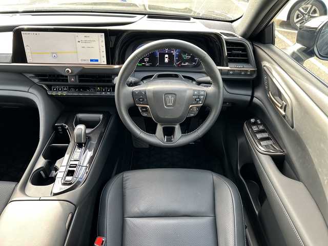 トヨタ クラウン スポーツ Z 佐賀県 2024(令6)年 0.7万km ブラック 4WD/ワンオーナー/パノラマルーフ/モデリスタエアロ(F/S/R)/黒レザーシート/純正12.3インチナビ/(フルセグ/Bluetooth/AppleCarPlay/AM/FM)/全方位カメラ/デジタルインナーミラー/ビルトインETC2.0/前後ドライブレコーダー/レーダークルーズコントロール/クリアランスソナー/プリクラッシュセーフティ/横滑り防止装置/レーンディパーチャーアラート/D/N席シートヒーター・エアーシート/D席メモリーシート/ステアリングヒーター/オートマチックハイビーム/パワーバックドア/純正21インチAW/純正フロアマット/スペアキー