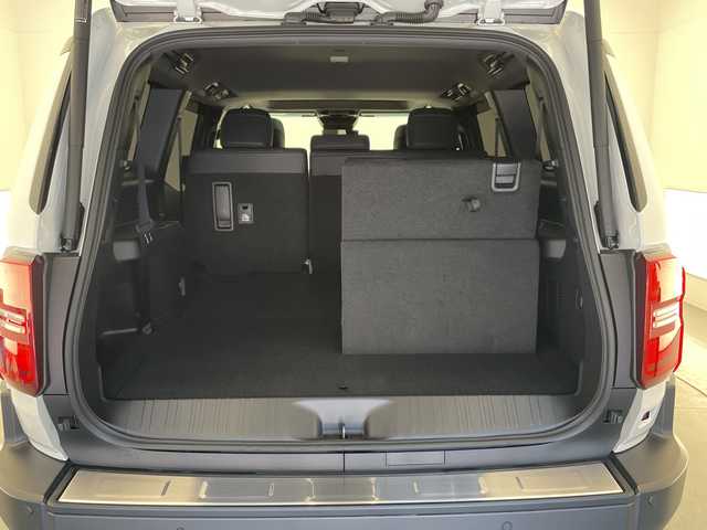 トヨタ ランドクルーザー ２５０ VX 宮崎県 2025(令7)年 0.4万km プラチナホワイトパールマイカ ワンオーナー/サンルーフ/Toyota Safety Sense/〇プリクラッシュセーフティ/〇レーンディパーチャーアラート/〇ブラインドスポットモニター/〇リアクロストラフィックアラート/〇プロアクティブドライビングアシスト/〇後側車両接近告知/〇リヤカメラディクション/〇安心降車アシスト/〇周辺車両接近時サポート/〇オートマチックハイビーム/〇レーダークルーズコントロール/〇クリアランスソナー/〇ロードサインアシスト/〇パーキングサポートブレーキ/〇発進遅れ告知/デジタルインナーミラー/純正12.3インチナビ/フルセグTV/パノラミックビューモニター/黒本革シート/シートヒーター/シートベンチレーション/ステアリングヒーター/パワーシート/パワーバックドア/ビルトインETC2.0/純正18インチAW/純正フロアマット/保証書/取扱説明書