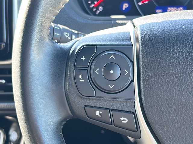 トヨタ ヴォクシー ZS 煌Ⅱ 岐阜県 2019(令1)年 3万km ホワイトパールクリスタルシャイン 純正ナビ/後席モニター/アイドリングストップ/ETC/Bluetooth/ドライブレコーダー/エアロ（モデリスタ）/コーナーセンサー/両側パワースライドドア/レーンキープアシスト/衝突軽減システム/LEDライト/オートライト/プッシュスタート/スマートキー/スペアキー/純正アルミホイール