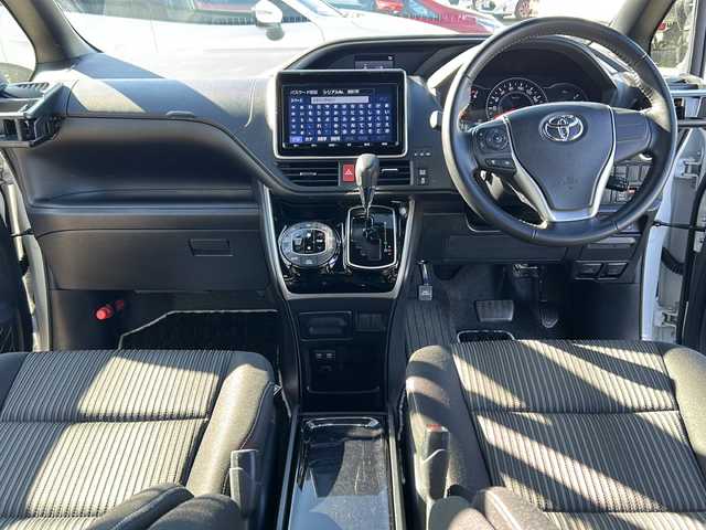 トヨタ ヴォクシー ZS 煌Ⅱ 岐阜県 2019(令1)年 3万km ホワイトパールクリスタルシャイン 純正ナビ/後席モニター/アイドリングストップ/ETC/Bluetooth/ドライブレコーダー/エアロ（モデリスタ）/コーナーセンサー/両側パワースライドドア/レーンキープアシスト/衝突軽減システム/LEDライト/オートライト/プッシュスタート/スマートキー/スペアキー/純正アルミホイール