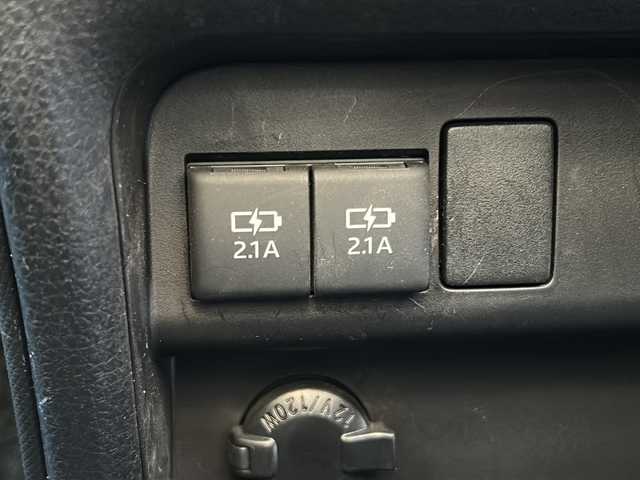 トヨタ ヴォクシー ZS 煌Ⅱ 岐阜県 2019(令1)年 3万km ホワイトパールクリスタルシャイン 純正ナビ/後席モニター/アイドリングストップ/ETC/Bluetooth/ドライブレコーダー/エアロ（モデリスタ）/コーナーセンサー/両側パワースライドドア/レーンキープアシスト/衝突軽減システム/LEDライト/オートライト/プッシュスタート/スマートキー/スペアキー/純正アルミホイール