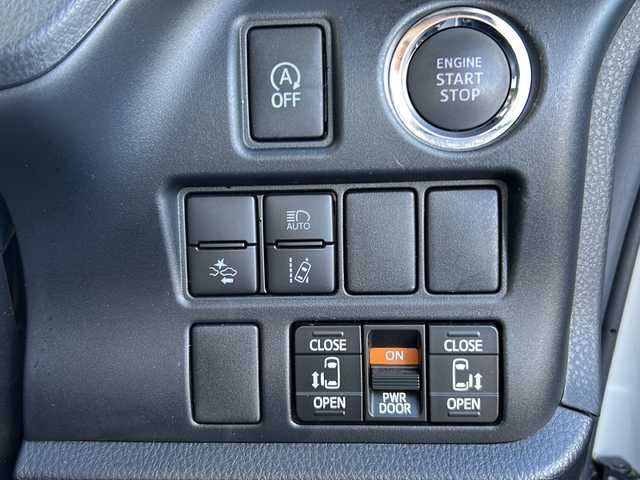 トヨタ ヴォクシー ZS 煌Ⅱ 岐阜県 2019(令1)年 3万km ホワイトパールクリスタルシャイン 純正ナビ/後席モニター/アイドリングストップ/ETC/Bluetooth/ドライブレコーダー/エアロ（モデリスタ）/コーナーセンサー/両側パワースライドドア/レーンキープアシスト/衝突軽減システム/LEDライト/オートライト/プッシュスタート/スマートキー/スペアキー/純正アルミホイール