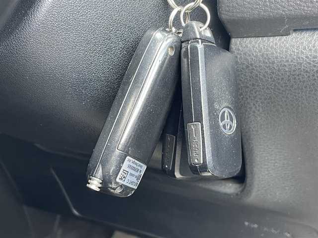 トヨタ ハリアー エレガンス 道東・釧路十勝 2014(平26)年 13万km ホワイトパールクリスタルシャイン 4WD/寒冷地仕様/純正ディーラーOPナビ/ (DISC/SD/BT)/ワンセグTV/バックカメラ/ビルトインETC/社外ドライブレコーダー/革巻きステアリング/ステアリングスイッチ/ハーフレザーシート/パワーシート/ (運転席)/プッシュスタート/スマートキー/スペアキー/社外エンジンスターター/社外17インチAW付サマータイヤ積込/社外17インチAW/純正LEDヘッドライト/オートライト/フォグランプ/ (フロント/リア)/ウインカーミラー/電動格納ミラー/純正ドアバイザー/純正フロアマット/横滑り防止装置/アイドリングストップ/取扱説明書/保証書