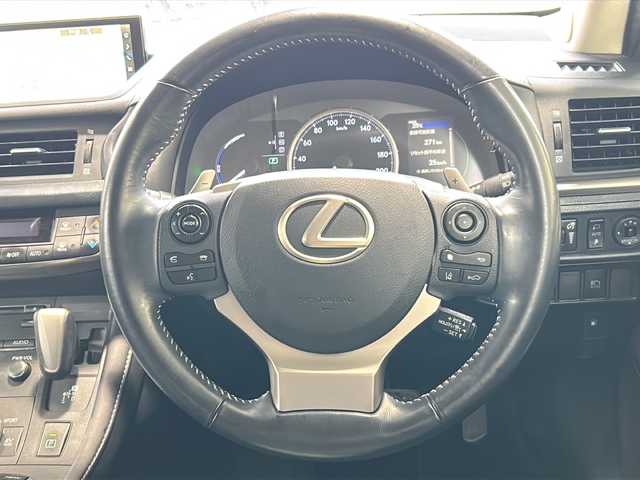 レクサス ＣＴ 200h バージョンC 東京都 2017(平29)年 4.6万km ソニッククォーツ ワンオーナー/SDナビ/11インチナビ/フルセグテレビ/バックカメラ/ETC2.0/前方ドラレコ/追従型クルーズコントロール/パドルシフト/本革巻きステアリング/レーンキープアシスト/SDREC/Bluetooth接続/パワーシート（D＋N席）/ヒートシーター（D＋N席）/プッシュスタート/S-VSC（ステアリングアシステッド・ビークル・スタビリティ・コントロール）/車両接近警報/オートハイビーム/純正アルミホイール/純正フロアマット