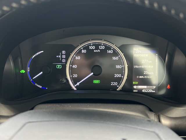 レクサス ＣＴ 200h バージョンC 東京都 2017(平29)年 4.6万km ソニッククォーツ ワンオーナー/SDナビ/11インチナビ/フルセグテレビ/バックカメラ/ETC2.0/前方ドラレコ/追従型クルーズコントロール/パドルシフト/本革巻きステアリング/レーンキープアシスト/SDREC/Bluetooth接続/パワーシート（D＋N席）/ヒートシーター（D＋N席）/プッシュスタート/S-VSC（ステアリングアシステッド・ビークル・スタビリティ・コントロール）/車両接近警報/オートハイビーム/純正アルミホイール/純正フロアマット
