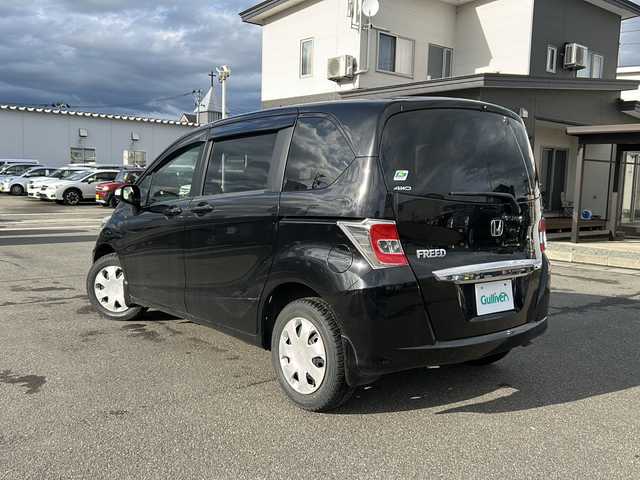 ホンダ フリード G ジャストセレクション 秋田県 2014(平26)年 4.3万km プレミアムスパークルブラックパール 登録時走行距離42340km/ワンオーナー/社外メモリーナビ/社外CD/DVD/SD/バックカメラ/左後ろパワースライドドア/ETC