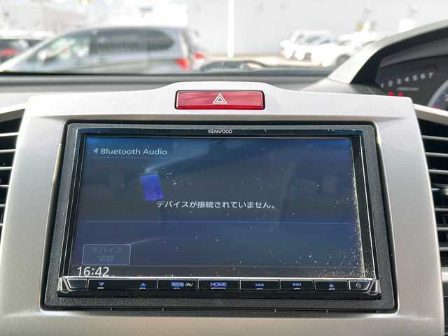 ホンダ フリード G ジャストセレクション 秋田県 2014(平26)年 4.3万km プレミアムスパークルブラックパール 登録時走行距離42340km/ワンオーナー/社外メモリーナビ/社外CD/DVD/SD/バックカメラ/左後ろパワースライドドア/ETC