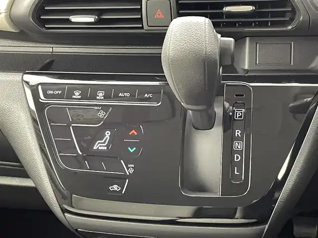 日産 デイズ X 熊本県 2019(令1)年 8.8万km アッシュブラウン/プレミアムオリーブメタリック 純正ナビMM319D-L（ＣＤ・ＤＶＤ・フルセグ・ＢＴ・ＳＤ・ｉｐｏｄ・ＡＵＸ）/全周囲カメラ　/ＥＴＣ　/エマージェンシーブレーキ/衝突軽減ブレーキ/車線逸脱警報機能/先行車発進お知らせ/標識認識機能/アイドリングストップ/純正フロアマット/純正１４インチAW/オートライト　/ＬＥＤヘッドライト/ライトリベライザー/スマートキー/プッシュスタート/スペアキー１本/保証書/取扱説明書