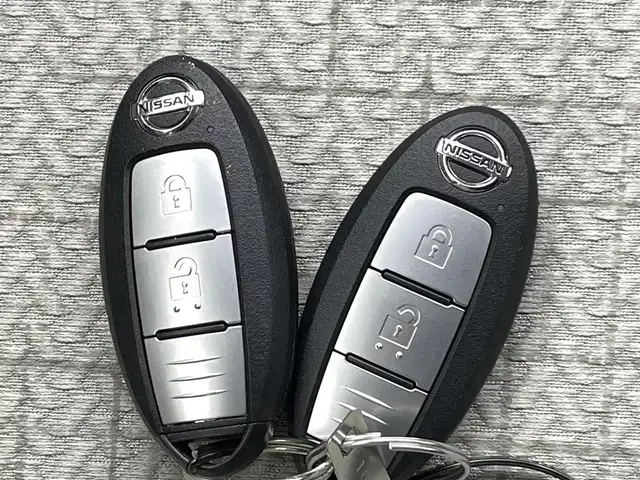 日産 デイズ X 熊本県 2019(令1)年 8.8万km アッシュブラウン/プレミアムオリーブメタリック 純正ナビMM319D-L（ＣＤ・ＤＶＤ・フルセグ・ＢＴ・ＳＤ・ｉｐｏｄ・ＡＵＸ）/全周囲カメラ　/ＥＴＣ　/エマージェンシーブレーキ/衝突軽減ブレーキ/車線逸脱警報機能/先行車発進お知らせ/標識認識機能/アイドリングストップ/純正フロアマット/純正１４インチAW/オートライト　/ＬＥＤヘッドライト/ライトリベライザー/スマートキー/プッシュスタート/スペアキー１本/保証書/取扱説明書