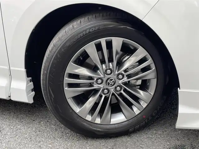 トヨタ アルファード Z 神奈川県 2024(令6)年 0.1万km プラチナホワイトパールマイカ ワンオーナー/モデリスタエアロ/マフラー/左右独立ムーンルーフ/ユニバーサルステップ/黒革シート/純正メモリーナビ・地デジTV/純正13.2インチ有機ELフリップダウンモニター/全方位カメラ/USB/BT/Miracast/HDMI再生/ワイヤレス充電/ビルトインETC2.0/前後ドライブレコーダー/トヨタセーフティセンス/両側パワースライドドア/純正18インチAW/LEDライト/LEDフォグ/パワーバックドア/コーナーセンサー/プッシュスタート/スマートキー×2/AC100V/ステアスイッチ/R7年ディーラー整備記録/保証書・ユーザーガイドあり