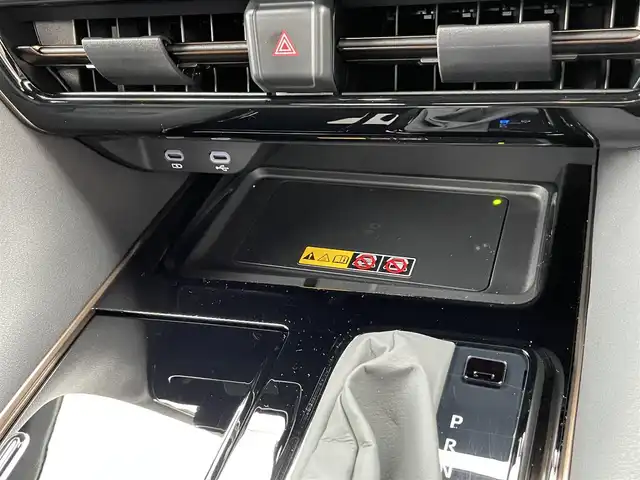 トヨタ アルファード Z 神奈川県 2024(令6)年 0.1万km プラチナホワイトパールマイカ ワンオーナー/モデリスタエアロ/マフラー/左右独立ムーンルーフ/ユニバーサルステップ/黒革シート/純正メモリーナビ・地デジTV/純正13.2インチ有機ELフリップダウンモニター/全方位カメラ/USB/BT/Miracast/HDMI再生/ワイヤレス充電/ビルトインETC2.0/前後ドライブレコーダー/トヨタセーフティセンス/両側パワースライドドア/純正18インチAW/LEDライト/LEDフォグ/パワーバックドア/コーナーセンサー/プッシュスタート/スマートキー×2/AC100V/ステアスイッチ/R7年ディーラー整備記録/保証書・ユーザーガイドあり