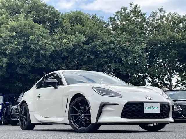 トヨタ ＧＲ８６ RZ 東京都 2022(令4)年 0.2万km クリスタルホワイトパール ワンオーナー/純正9インチSDナビ（NSZT-Y68T）/・Bluetoothオーディオ/USBオーディオ/・フルセグTV/AUX/DVD/バックカメラ/スポーツアルミペダル/クルーズコントロール/シートヒーター（前席）/ドライブレコーダー（前後）/・DC-DR652/取扱説明書/保証書/スペアキー1本/R5/R6年分ディーラー法定整備記録簿