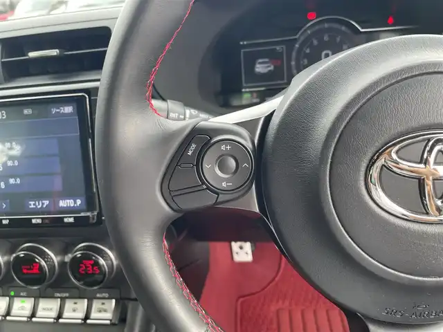 トヨタ ＧＲ８６ RZ 東京都 2022(令4)年 0.2万km クリスタルホワイトパール ワンオーナー/純正9インチSDナビ（NSZT-Y68T）/・Bluetoothオーディオ/USBオーディオ/・フルセグTV/AUX/DVD/バックカメラ/スポーツアルミペダル/クルーズコントロール/シートヒーター（前席）/ドライブレコーダー（前後）/・DC-DR652/取扱説明書/保証書/スペアキー1本/R5/R6年分ディーラー法定整備記録簿