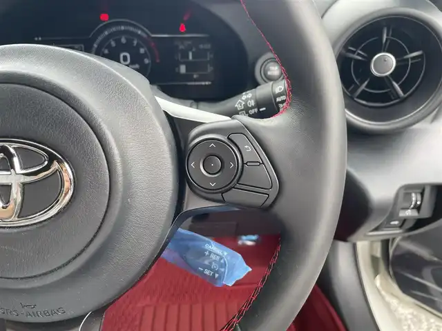 トヨタ ＧＲ８６ RZ 東京都 2022(令4)年 0.2万km クリスタルホワイトパール ワンオーナー/純正9インチSDナビ（NSZT-Y68T）/・Bluetoothオーディオ/USBオーディオ/・フルセグTV/AUX/DVD/バックカメラ/スポーツアルミペダル/クルーズコントロール/シートヒーター（前席）/ドライブレコーダー（前後）/・DC-DR652/取扱説明書/保証書/スペアキー1本/R5/R6年分ディーラー法定整備記録簿