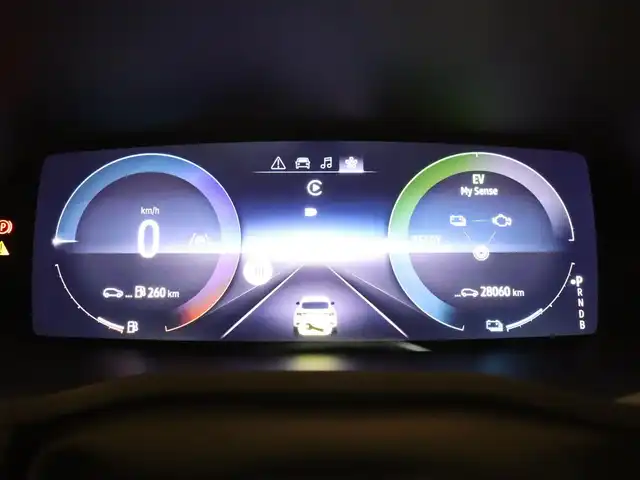 ルノー ルノー アルカナ RSライン E-テックハイブリッド 静岡県 2022(令4)年 2.8万km パール リアスポイラー　/３６０°ドラレコ　/ハーフレザー　/シートヒーター　/ステアヒーター　/ＡＣＣ　ＬＫＡ　ＢＳＭ　/AppleＣａｒｐｌａｙ　/トラフィックサポート　/自動駐車　/無線充電　/スマートキー　/ＥＴＣ　/前席パワーシート