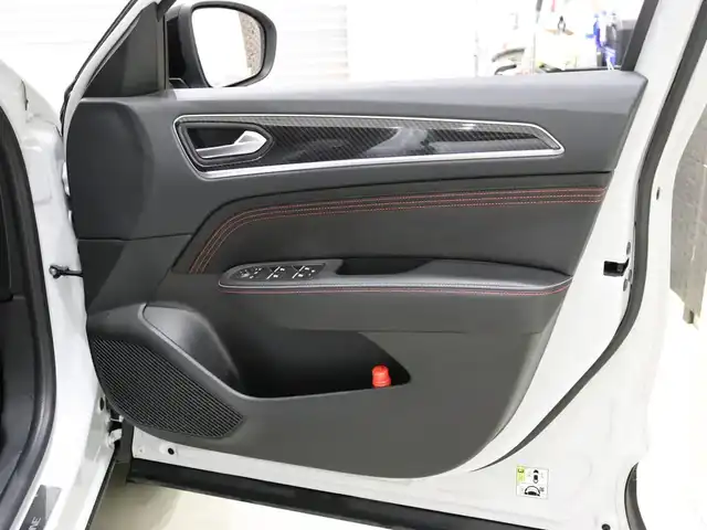 ルノー ルノー アルカナ RSライン E-テックハイブリッド 静岡県 2022(令4)年 2.8万km パール リアスポイラー　/３６０°ドラレコ　/ハーフレザー　/シートヒーター　/ステアヒーター　/ＡＣＣ　ＬＫＡ　ＢＳＭ　/AppleＣａｒｐｌａｙ　/トラフィックサポート　/自動駐車　/無線充電　/スマートキー　/ＥＴＣ　/前席パワーシート