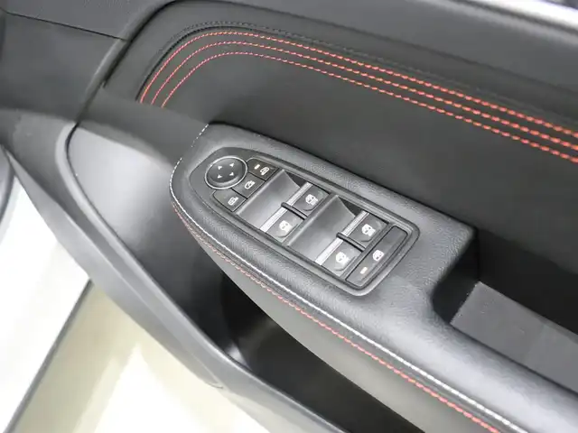 ルノー ルノー アルカナ RSライン E-テックハイブリッド 静岡県 2022(令4)年 2.8万km パール リアスポイラー　/３６０°ドラレコ　/ハーフレザー　/シートヒーター　/ステアヒーター　/ＡＣＣ　ＬＫＡ　ＢＳＭ　/AppleＣａｒｐｌａｙ　/トラフィックサポート　/自動駐車　/無線充電　/スマートキー　/ＥＴＣ　/前席パワーシート