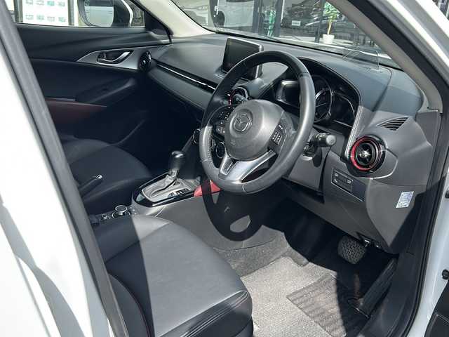 マツダ ＣＸ－３ XD ツーリング 大阪府 2015(平27)年 7.2万km クリスタルホワイトパールマイカ 衝突軽減システム　純正ＳＤナビ　フルセグＴＶ　ＢＴ　CD　DVD　バックカメラ　ハーフレザーシート　ヘッドアップディスプレイ　クルーズコントロール　ＬＥＤヘッドライト　パドルシフト　社外アルミホイール　ＢＳＭ　ETC　3点エアバッグ　オートライト　取扱説明書　保証書　スペアキー　