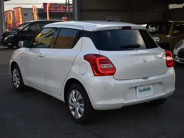 スズキ スイフト XG 福岡県 2023(令5)年 2.8万km ピュアホワイトP デュアルセンサーブレーキサポート/BSM/レーダークルーズコントロール/バックセンサー/運転席シートヒーター/純正フロアマット/プッシュスタート/スマートキー