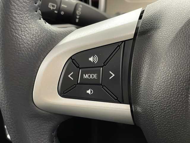 ダイハツ ムーヴ キャンバス G ブラックインテリア リミテッド SAⅢ 宮崎県 2020(令2)年 2.7万km パールホワイトⅢ 禁煙車/衝突被害軽減ブレーキ/純正ディスプレイオーディオ/（DUK-W69D/CD/DVD/Bluetooth/FMAM）/純正セキュリティアラーム/純正LEDオートライト/純正LEDフォグ/純正フロアマット/ブラックインテリア/両側電動スライドドア/パノラミックビューモニター/オートマチックハイビーム/クリアランスソナー/オート電動格納ミラー/オートエアコン/本革巻ハンドル/スマートキー/プッシュエンジンスタート/スペアキー/新車時保証書/取扱い説明書