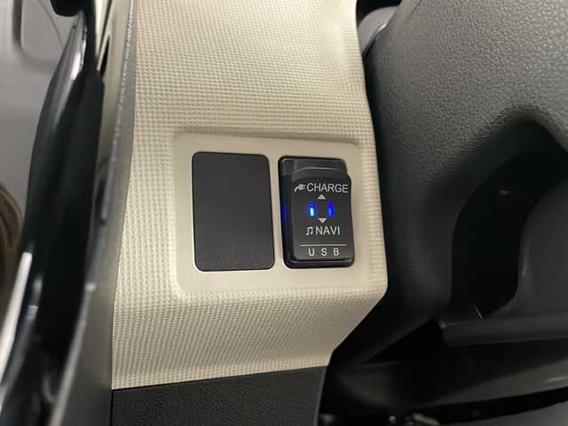 ダイハツ ムーヴ キャンバス G ブラックインテリア リミテッド SAⅢ 宮崎県 2020(令2)年 2.7万km パールホワイトⅢ 禁煙車/衝突被害軽減ブレーキ/純正ディスプレイオーディオ/（DUK-W69D/CD/DVD/Bluetooth/FMAM）/純正セキュリティアラーム/純正LEDオートライト/純正LEDフォグ/純正フロアマット/ブラックインテリア/両側電動スライドドア/パノラミックビューモニター/オートマチックハイビーム/クリアランスソナー/オート電動格納ミラー/オートエアコン/本革巻ハンドル/スマートキー/プッシュエンジンスタート/スペアキー/新車時保証書/取扱い説明書