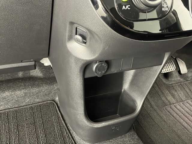 ダイハツ ムーヴ キャンバス G ブラックインテリア リミテッド SAⅢ 宮崎県 2020(令2)年 2.7万km パールホワイトⅢ 禁煙車/衝突被害軽減ブレーキ/純正ディスプレイオーディオ/（DUK-W69D/CD/DVD/Bluetooth/FMAM）/純正セキュリティアラーム/純正LEDオートライト/純正LEDフォグ/純正フロアマット/ブラックインテリア/両側電動スライドドア/パノラミックビューモニター/オートマチックハイビーム/クリアランスソナー/オート電動格納ミラー/オートエアコン/本革巻ハンドル/スマートキー/プッシュエンジンスタート/スペアキー/新車時保証書/取扱い説明書