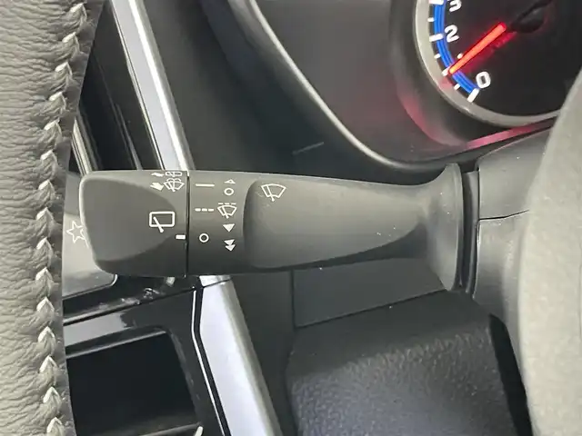 トヨタ ルーミー カスタムG 埼玉県 2022(令4)年 0.1万km ファイアークォーツレッドM 純正９インチディスプレイオーディオ　/パノラミックビューモニター　/ビルトインＥＴＣ２．０　/レーダークルーズコントロール　/前後ドライブレコーダー　/シートヒーター　/両側パワースライドドア　/ＬＥＤオートライト/地デジTV