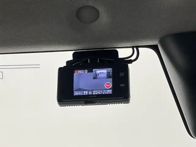 トヨタ ルーミー カスタムG 埼玉県 2022(令4)年 0.1万km ファイアークォーツレッドM 純正９インチディスプレイオーディオ　/パノラミックビューモニター　/ビルトインＥＴＣ２．０　/レーダークルーズコントロール　/前後ドライブレコーダー　/シートヒーター　/両側パワースライドドア　/ＬＥＤオートライト/地デジTV