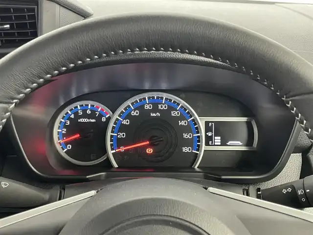 トヨタ ルーミー カスタムG 埼玉県 2022(令4)年 0.1万km ファイアークォーツレッドM 純正９インチディスプレイオーディオ　/パノラミックビューモニター　/ビルトインＥＴＣ２．０　/レーダークルーズコントロール　/前後ドライブレコーダー　/シートヒーター　/両側パワースライドドア　/ＬＥＤオートライト/地デジTV