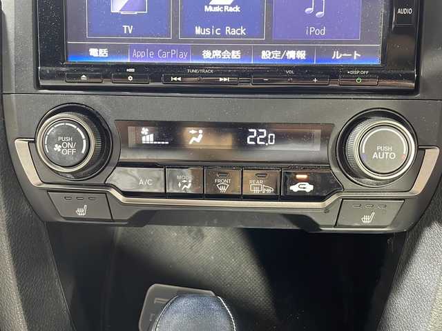 ホンダ シビック ハッチバック 沖縄県 2018(平30)年 8.7万km ホワイトオーキッドパール 禁煙車/ターボ車/衝突軽減ブレーキ/車線逸脱警報/純正ナビ/AM/FM/CD/DVD/ワンセグTV/Bluetooth/バックカメラ/追従式クルーズコントロール/レザーシート/パワーシート/シートヒーター/LEDヘッドライト/純正ドライブレコーダー前方/ビルトインETC/純正18インチアルミホイール/オートライト/保証書/取扱説明書/ABS/カーテンエアバッグ