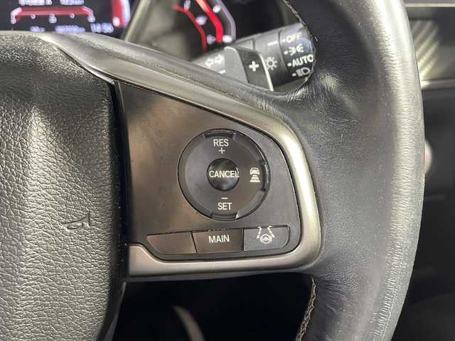 ホンダ シビック ハッチバック 沖縄県 2018(平30)年 8.7万km ホワイトオーキッドパール 禁煙車/ターボ車/衝突軽減ブレーキ/車線逸脱警報/純正ナビ/AM/FM/CD/DVD/ワンセグTV/Bluetooth/バックカメラ/追従式クルーズコントロール/レザーシート/パワーシート/シートヒーター/LEDヘッドライト/純正ドライブレコーダー前方/ビルトインETC/純正18インチアルミホイール/オートライト/保証書/取扱説明書/ABS/カーテンエアバッグ