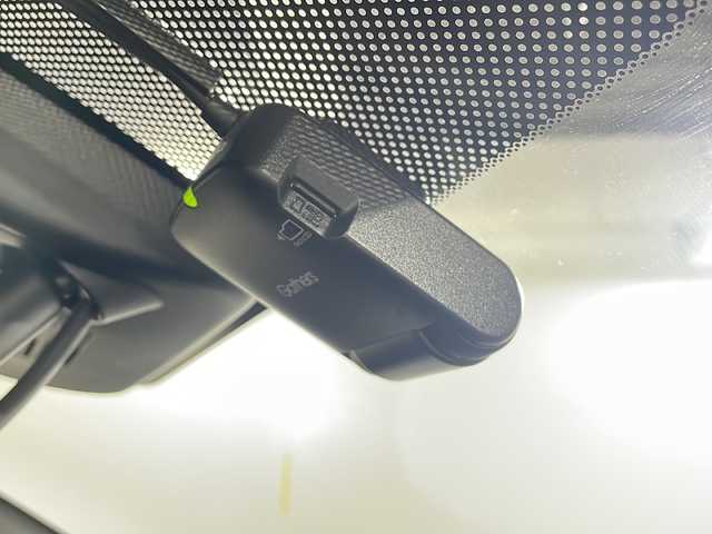 ホンダ シビック ハッチバック 沖縄県 2018(平30)年 8.7万km ホワイトオーキッドパール 禁煙車/ターボ車/衝突軽減ブレーキ/車線逸脱警報/純正ナビ/AM/FM/CD/DVD/ワンセグTV/Bluetooth/バックカメラ/追従式クルーズコントロール/レザーシート/パワーシート/シートヒーター/LEDヘッドライト/純正ドライブレコーダー前方/ビルトインETC/純正18インチアルミホイール/オートライト/保証書/取扱説明書/ABS/カーテンエアバッグ