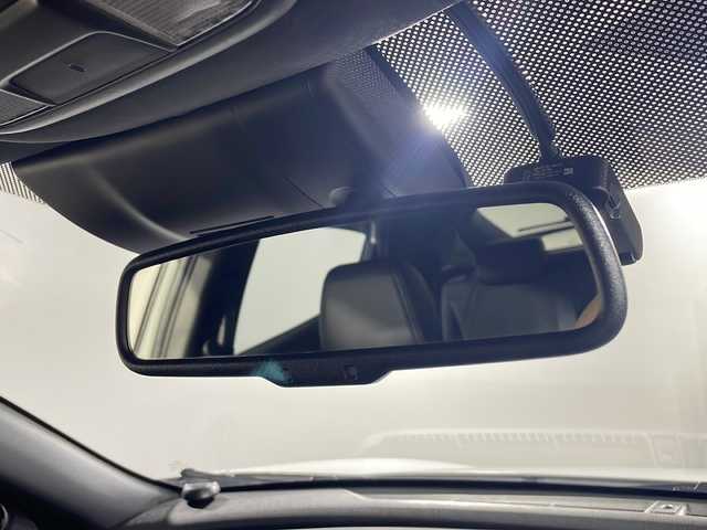 ホンダ シビック ハッチバック 沖縄県 2018(平30)年 8.7万km ホワイトオーキッドパール 禁煙車/ターボ車/衝突軽減ブレーキ/車線逸脱警報/純正ナビ/AM/FM/CD/DVD/ワンセグTV/Bluetooth/バックカメラ/追従式クルーズコントロール/レザーシート/パワーシート/シートヒーター/LEDヘッドライト/純正ドライブレコーダー前方/ビルトインETC/純正18インチアルミホイール/オートライト/保証書/取扱説明書/ABS/カーテンエアバッグ