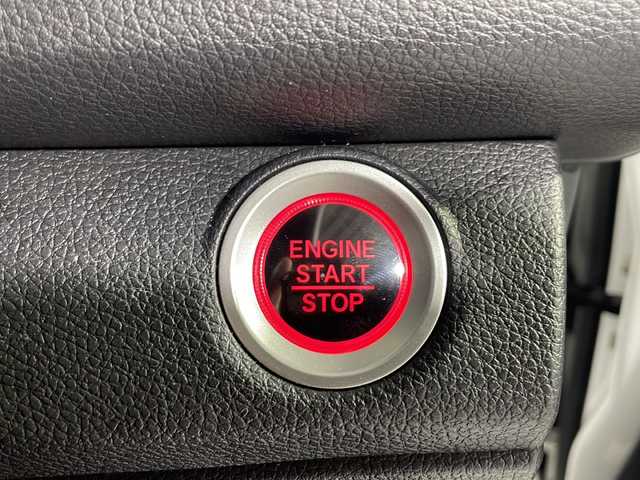 ホンダ シビック ハッチバック 沖縄県 2018(平30)年 8.7万km ホワイトオーキッドパール 禁煙車/ターボ車/衝突軽減ブレーキ/車線逸脱警報/純正ナビ/AM/FM/CD/DVD/ワンセグTV/Bluetooth/バックカメラ/追従式クルーズコントロール/レザーシート/パワーシート/シートヒーター/LEDヘッドライト/純正ドライブレコーダー前方/ビルトインETC/純正18インチアルミホイール/オートライト/保証書/取扱説明書/ABS/カーテンエアバッグ