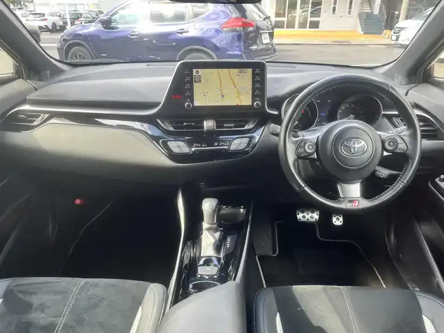 トヨタ Ｃ－ＨＲ S GRスポーツ 島根県 2020(令2)年 2.8万km ブラック/ホワイトパールクリスタルシャイン 2トーン 純正メモリナビ　/フルセグＴＶ　/Ｂｌｕｅｔｏｏｔｈ　/バックカメラ　/ビルトインＥＴＣ　/クルーズコントロール　/ハーフレザーシート/レーンキープアシスト　/衝突軽減システム　/電子パーキングブレーキ/スマートキー/プッシュスタート/盗難防止装置　/純正ＬＥＤヘッドライト　/純正フォグランプ/オートハイビーム　/純正１９インチアルミホイール