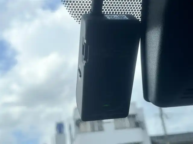 トヨタ Ｃ－ＨＲ S GRスポーツ 島根県 2020(令2)年 2.8万km ブラック/ホワイトパールクリスタルシャイン 2トーン 純正メモリナビ　/フルセグＴＶ　/Ｂｌｕｅｔｏｏｔｈ　/バックカメラ　/ビルトインＥＴＣ　/クルーズコントロール　/ハーフレザーシート/レーンキープアシスト　/衝突軽減システム　/電子パーキングブレーキ/スマートキー/プッシュスタート/盗難防止装置　/純正ＬＥＤヘッドライト　/純正フォグランプ/オートハイビーム　/純正１９インチアルミホイール