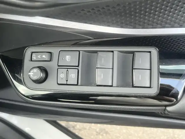 トヨタ Ｃ－ＨＲ S GRスポーツ 島根県 2020(令2)年 2.8万km ブラック/ホワイトパールクリスタルシャイン 2トーン 純正メモリナビ　/フルセグＴＶ　/Ｂｌｕｅｔｏｏｔｈ　/バックカメラ　/ビルトインＥＴＣ　/クルーズコントロール　/ハーフレザーシート/レーンキープアシスト　/衝突軽減システム　/電子パーキングブレーキ/スマートキー/プッシュスタート/盗難防止装置　/純正ＬＥＤヘッドライト　/純正フォグランプ/オートハイビーム　/純正１９インチアルミホイール